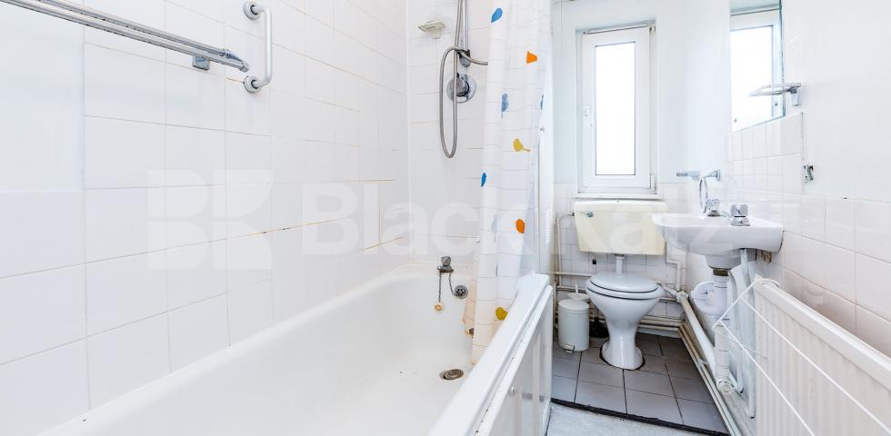 			NEW INSTRUCTION!, 2 Bedroom, 1 bath, 1 reception Flat			 Cathcart Street, KENTISH TOWN 